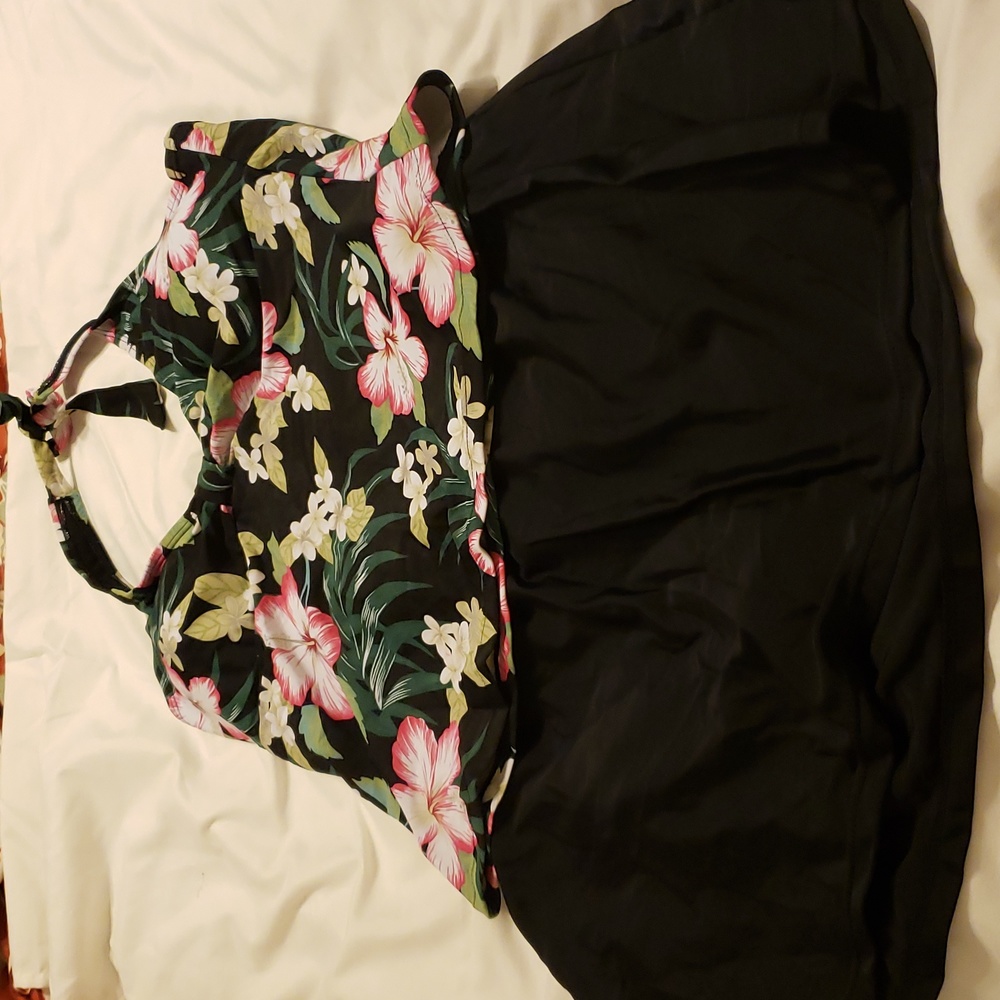 Nwt womens size 14 swim suit